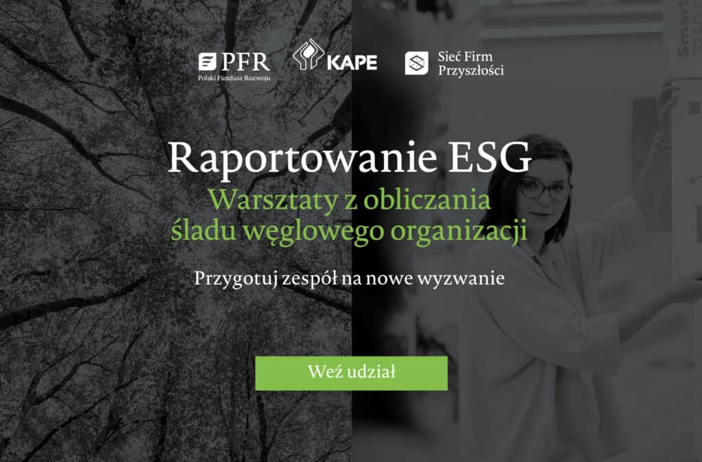 Czarnobiałe zdjęcie drzew i kobiety. Po środku znajdują się logo organizatorów wydarzenia Raportowanie ESG i zachęta do wzięcia udziału w wydarzeniu.