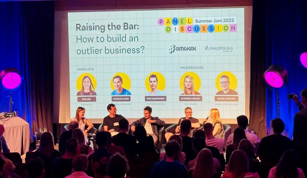 Zdjęcie do artykułu OMGKRK - Summer Jam 2023. Przedstawia panel dyskusyjny: Raising the Bar. How to build an outlier business?