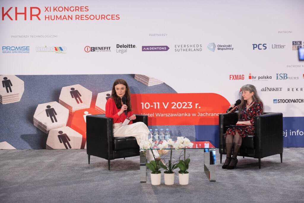 Zdjęcie nr 3. Przedstawia prelegentów biorących udział w XI edycji Kongresu HR Spółek Giełdowych SEG