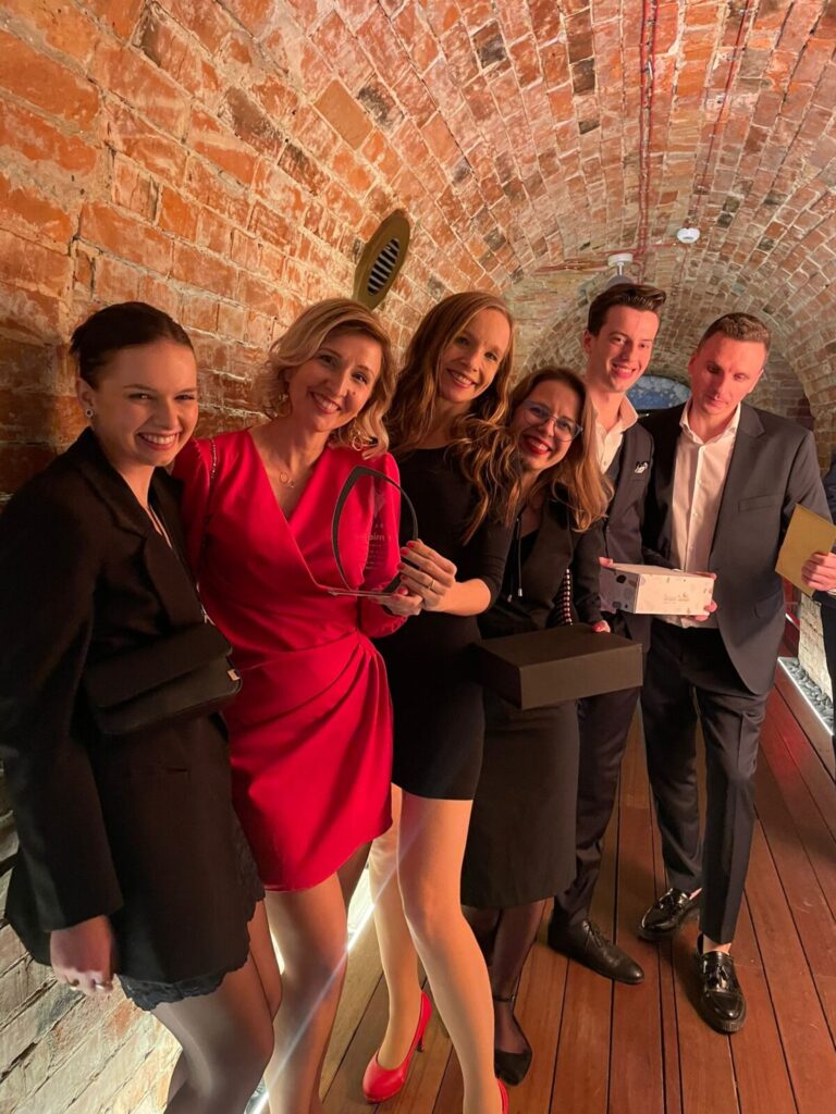 Zespół Rekrutacji Wewnętrznej Amex GBT w czasie gali Perły HR 2023