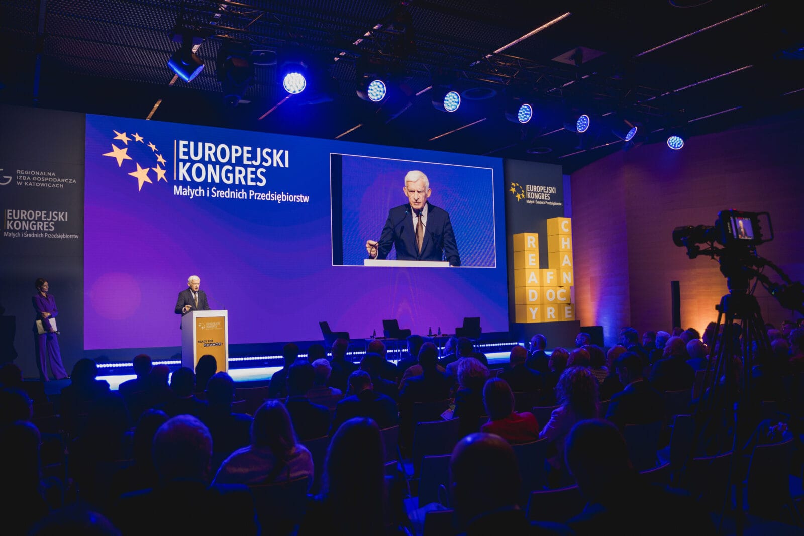 Ilustracje do notatki prasowej pt. "Sektor MŚP kształtuje przyszłość. Już w najbliższy wtorek odbędzie się 14. Europejski Kongres Małych i Średnich Przedsiębiorstw"