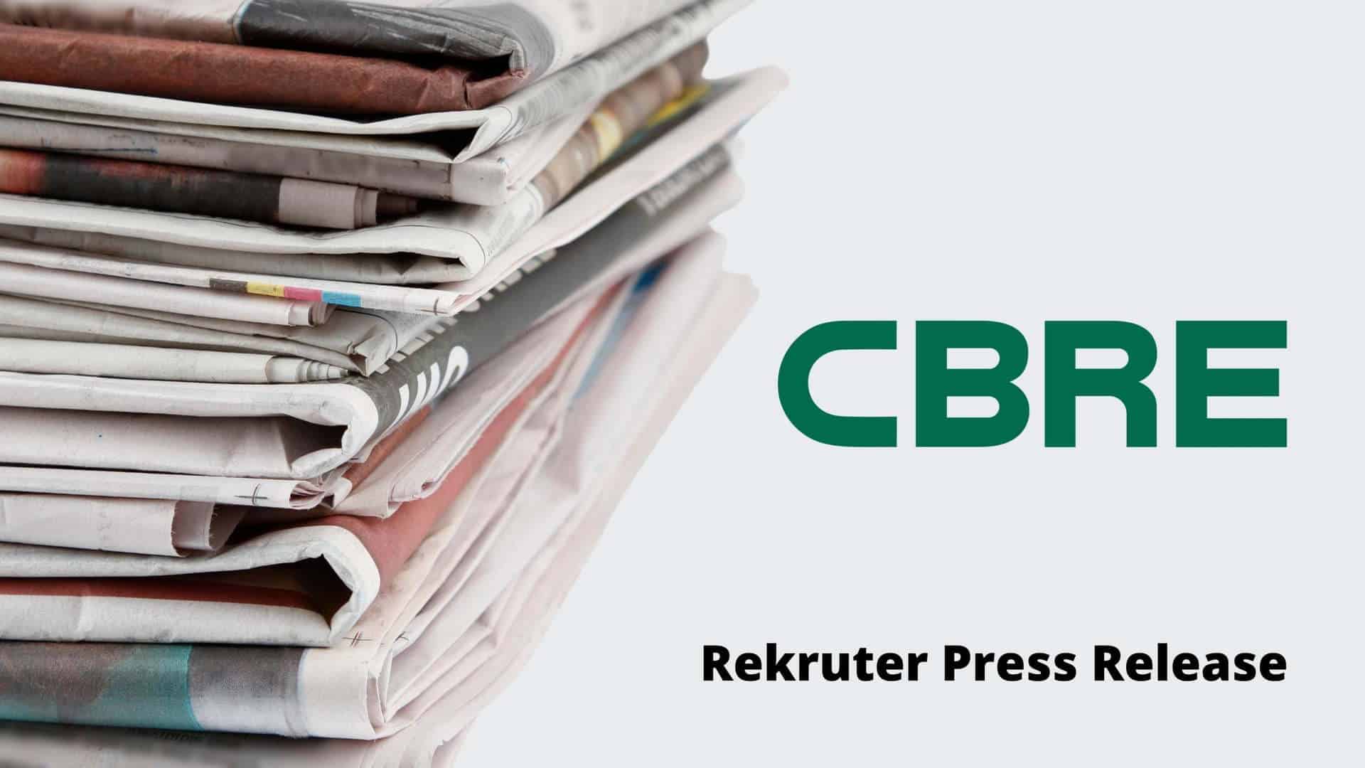 Zdjęcie jest grafiką do artykułu: Pracownicy na home office zostawieni sami sobie. Tylko co czwarta osoba otrzymała służbowego laptopa.. Przedstawia stos gazet i logo CBRE