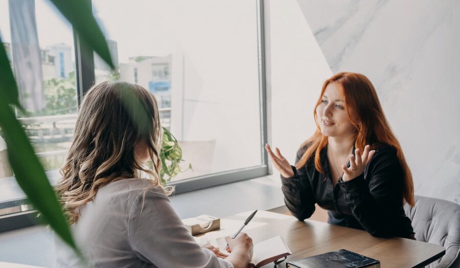 Jak rozmawiać z pracownikami o zdrowiu psychicznym?