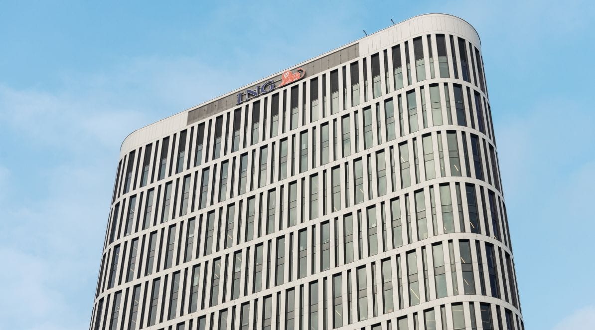 Ilustracja do notatki prasowej pt. "ING 16. raz z rzędu nagrodzony Top Employer"