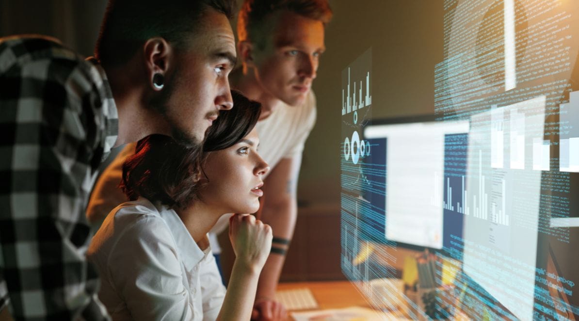 Ilustracja do artykułu pt. "Przebranżowienie się do IT w 2025 roku - perspektywy i wyzwania"