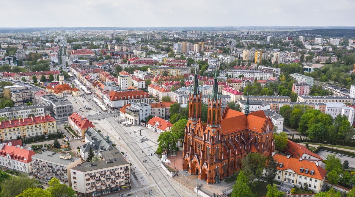 Ilustracja do artykułu pt. "Miasto szans zawodowych i inwestycyjnych? O pracy w Białymstoku"