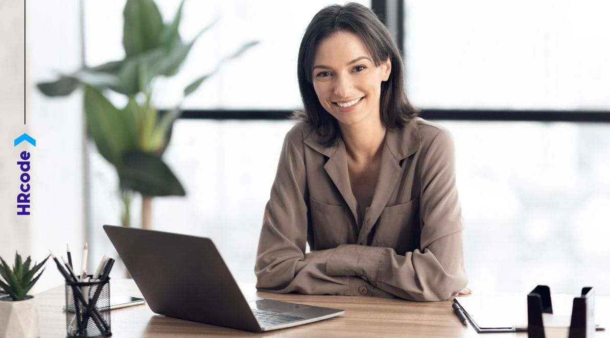 Ilustracja do notatki prasowej pt. "System premiowy, który zatrzymuje ludzi. Jak rozliczać premie, by wspierać zaangażowanie i zmniejszać rotację?"