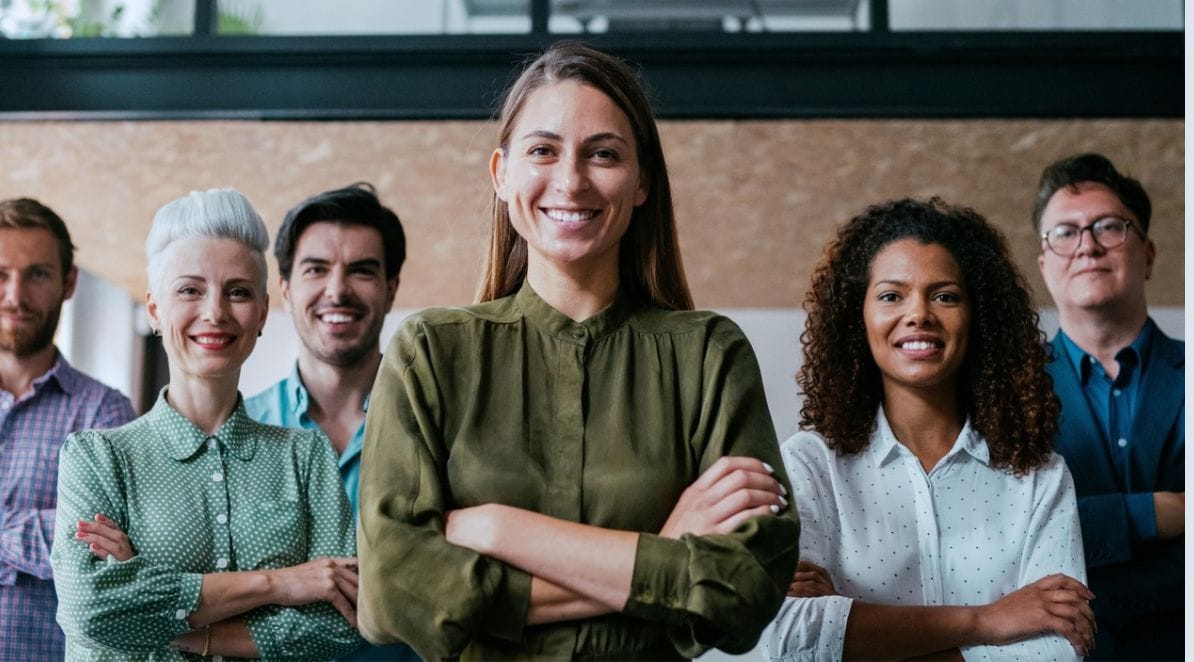 Ilustracja do notatki prasowej pt. "Zainspiruj świat technologii – dołącz do globalnego raportu Strong Women in IT 2025"