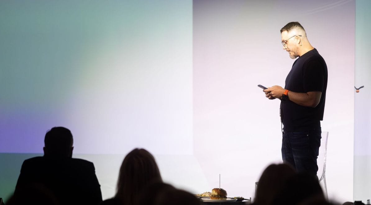 Ilustracja do artykułu pt. "Jak dbać o dobrostan w pracy? Trendy i kierunki zmian"